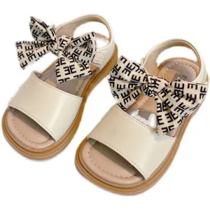صنادل للفتيات بتصميم خرافي Girls' fairy-tale sandals