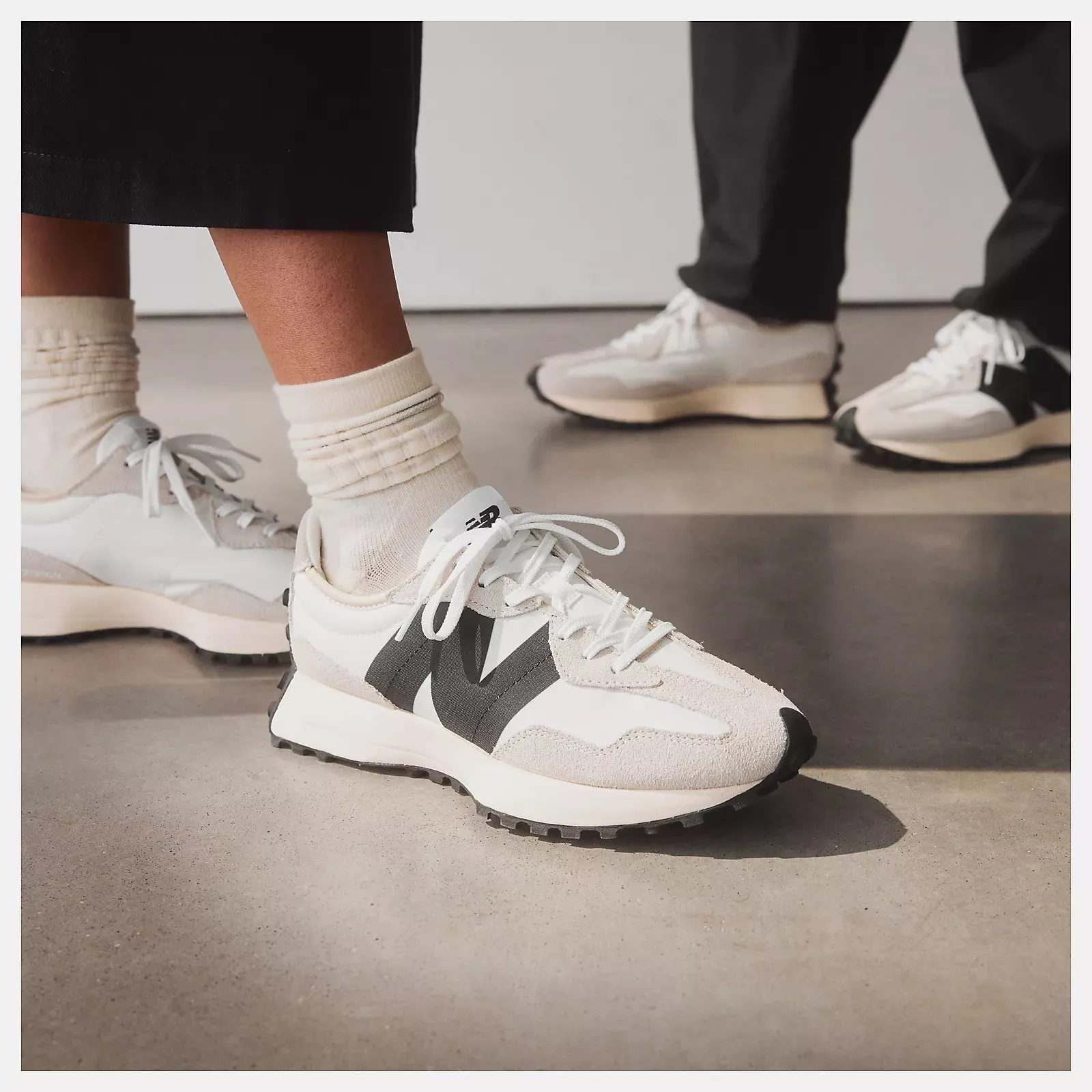 New Balance - 327 White/Black